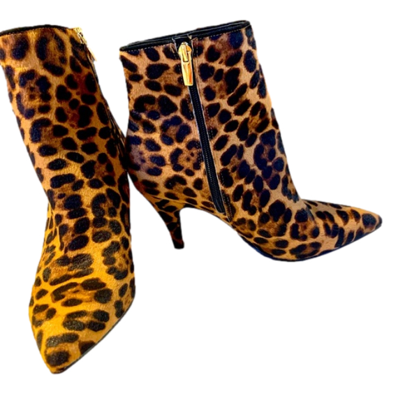 Vince Camuto Shoes - New Vince Camuto Nandi 2 Women’s Cow Fur Leopard Booties NWT Size 9 1/2